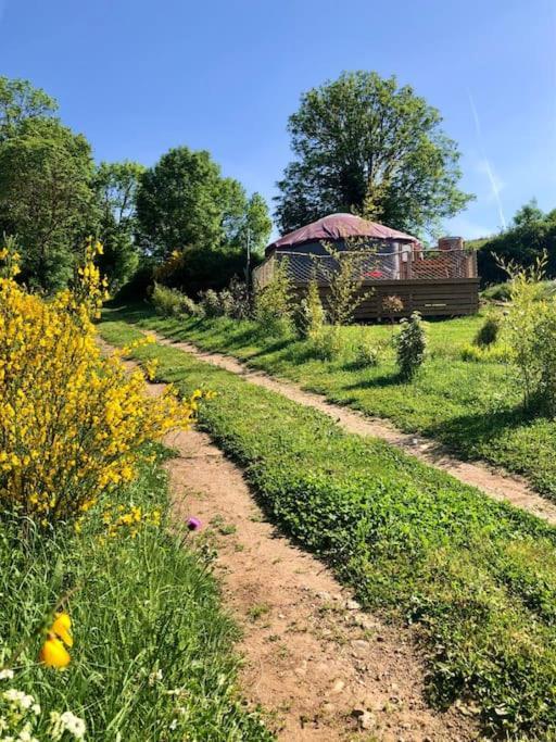 Yourte 2-4 Personnes Avec Spa Saint-Laurent-de-Lévézou Esterno foto
